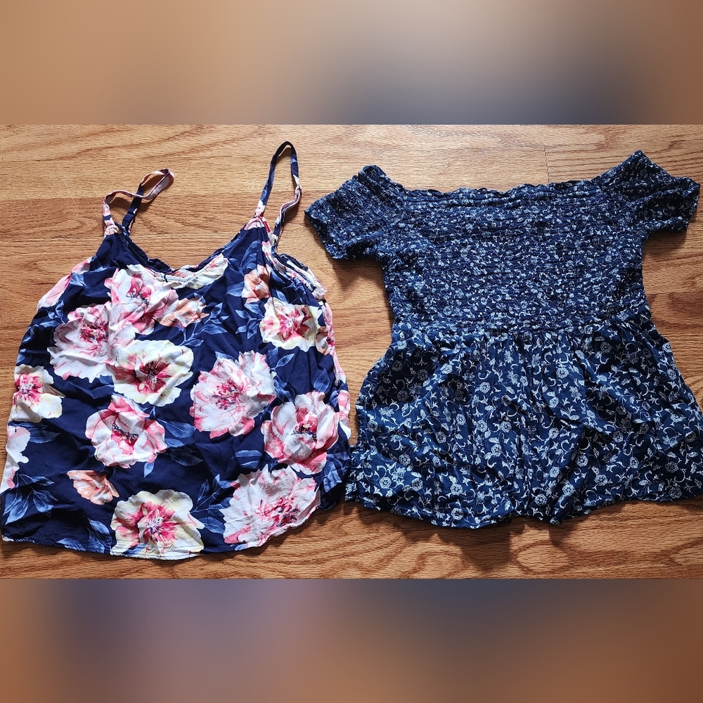 Old Navy 2 Women's Summer Tops